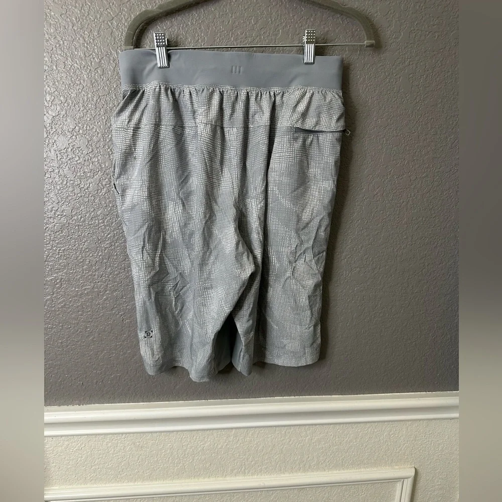 Lululemon Men’s T.H.E. Short Linerless 11” size‎ small
